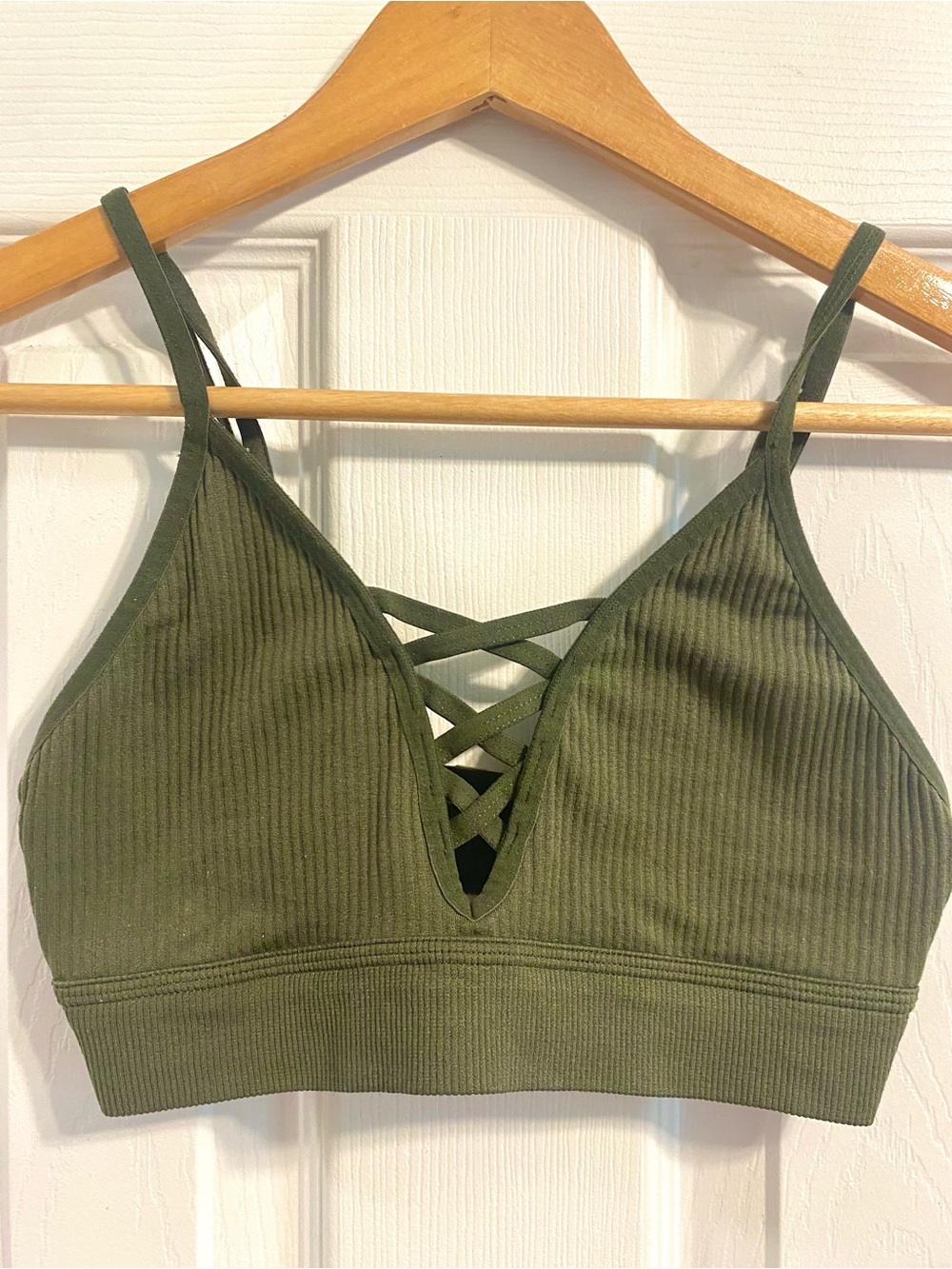 VS PINK RIBBED BRALETTE IN OLIVE GREEN CRISS CROSS ADJUSTABLE SIZE XS